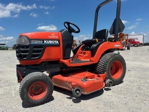 Tractor Subcompacto Kubota BX1500 de 2004: Tamaño Pequeño, Gran Capacidad - Product Image 6
