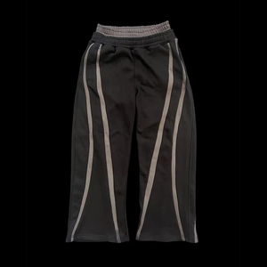 Joggers personnalisés pour hommes en pur coton, coupe régulière, respirants, avec cordon de serrage, brodés, jambe large, taille haute, style streetwear, poids moyen 340g - Product Image 1