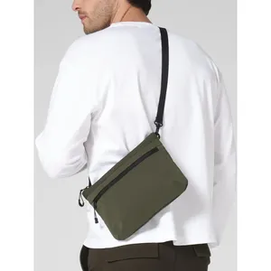 Sacoche Urbaine Durable UrbanShift pour les Amateurs de Gadgets - Product Image 4