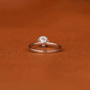 Bague de fiançailles en or massif plaqué 18 carats, coupe ronde, style classique de luxe avec diamant de laboratoire de coupe ronde, pour cadeau d'anniversaire - Product Image 5