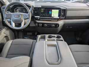 GMC Sierra 1500 SLE 2026, cuidadosamente mantenido, con tracción en las cuatro ruedas, cabina doble, motor de 2.7L que produce 310 hp y 430 lb-ft de torque. - Product Image 5