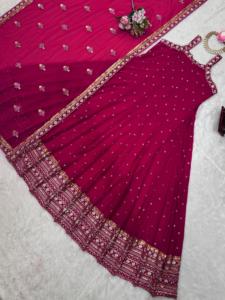 Ensemble Ethnic Elegance en fausse georgette avec micro-intérieur et dentelle sur les quatre côtés bordée de Dupatta - Product Image 5