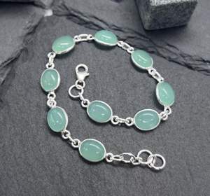 กำไลเทนนิสเงินแท้ 925 ประดับพลอยอควาแคลซิโดนี 9 เม็ด ปรับขนาดได้ งานแฮนด์เมดสุดหรู รับรองโดย GIA - Product Image 2