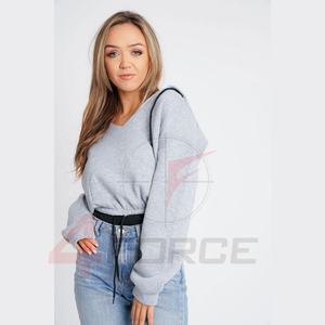 Pull à logo personnalisé pour femmes, haut court, sweat à capuche en coton polaire avec imprimé bouffant, manches longues et col à capuche pour l'hiver - Product Image 4