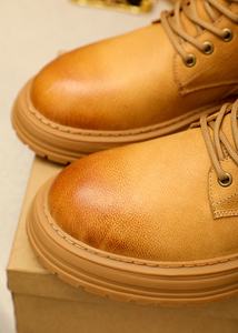 Botas de nieve y lluvia casuales para exteriores, de suela gruesa, de alta gama, hechas a medida por el diseñador original, con excelente resistencia al deslizamiento. - Product Image 3