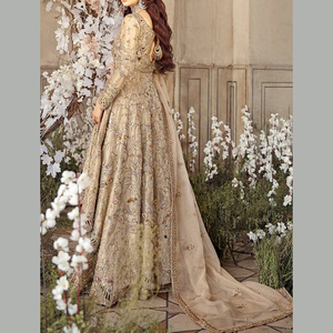 Elegante vestido de novia de satén de longitud completa para mujer con ribete de encaje de talla grande para novias en su día de boda - Product Image 2