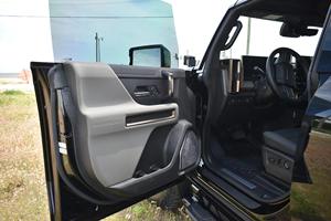 GMC Hummer-EV 3X Pickup CREW PICKUP ÉLECTRIQUE À TROIS RÉSEAUSSURES MOTRICES 2024 - Product Image 6