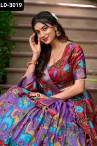 Les dernières femmes portent du velours de style indien et pakistanais Lehenga Choli avec une séquence lourde fonctionne avec un imprimé floral fantaisie Dupatta - Product Image 6