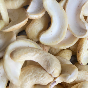 Noix de cajou crues biologiques Offre Spéciale Ww180 Ww210 Ww240 Ww320 Viet Nam Santigo Ltd Prix d'usine - Product Image 1