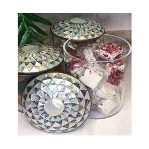 Ensemble de 3 boîtes à bonbons en bois et en acrylique Boîte à dessert ronde de qualité supérieure à des prix abordables - Product Image 6