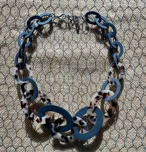 Bold Résine Chunky Chaîne Collier Surdimensionné Acrylique Élégant Déclaration Bijoux À La Main Collier Bijoux De Mode pour Les Femmes Partie - Product Image 3