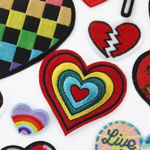 Fer brodé personnalisé d'usine pakistanaise sur badges brodés de logo avec quantité minimale de commande bas et livraison rapide - Product Image 6