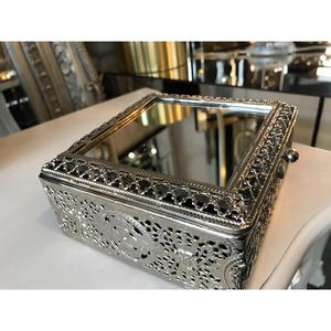 Boîte à bijoux de créateur finie en argent avec miroir Organisateur de qualité supérieure pour la décoration de la coiffeuse et la collection de bijoux d'Inde - Product Image 2