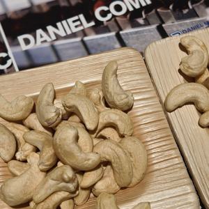 Noix de cajou du Vietnam à prix compétitif, qualité W240, biologique, certifiée USDA/UE, emballée sous vide, décortiquée pour la transformation alimentaire - Product Image 1