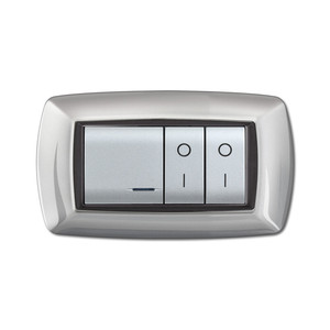 Placca Life Mod.Living Plastica Alluminio Chiaro 4 ที่นั่ง - Product Image 1