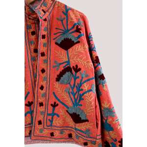 Chaqueta bohemia de terciopelo Suzani étnico indio hecho a mano, bordado personalizado, ropa de abrigo de invierno de manga completa, elegante y cálido - Product Image 3