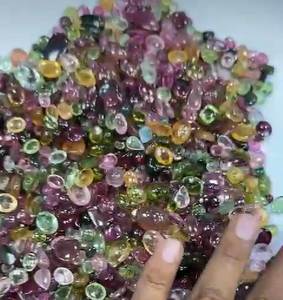 Tourmaline Super Multiple Couleur Mix Taille Mix Sculpture Cabochon Gemstone Sculpture à la main pour la fabrication de bijoux à la mode en toutes occasions - Product Image 1