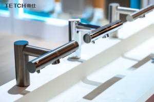 Tetch Kuaierte Distributeur de <span class=keywords><strong>savon</strong></span> lavant et séchant 3 en 1 en acier inoxydable commercial Ss304 Robinet de lavabo automatique à capteur intelligent Séche-mains - Product Image 3