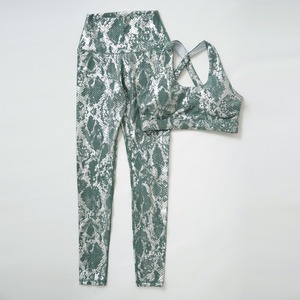 Sujetador deportivo elástico alto estampado sublimación digital ropa de mujer personalizado con leggings Sujetador deportivo al por mayor - Product Image 2