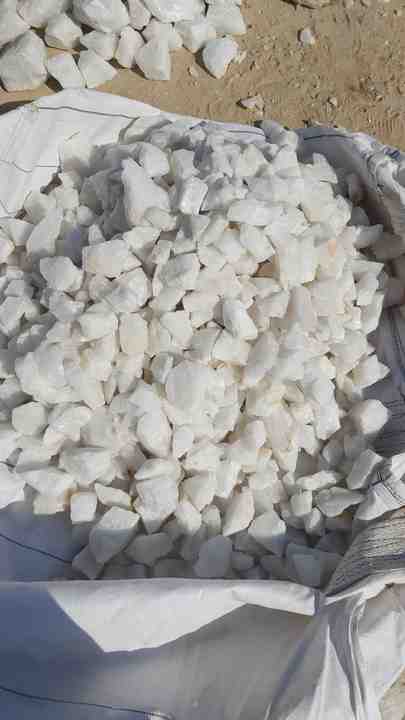 High Quality White Quartz Stone Grindong Media with Uneven Shape Ball Mill Special Price Per Ton for Garden Use