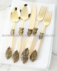 Ensemble de couverts au design classique de luxe en acier inoxydable avec finition dorée, parfait pour les repas au restaurant et la table élégante - Product Image 6