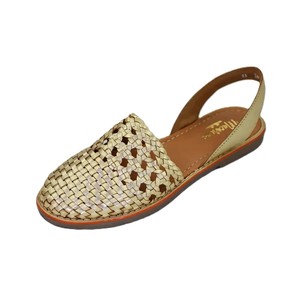 Sandales plates en cuir tressé à bout fermé pour femmes, respirantes, antidérapantes, légères et confortables avec détails tressés pour l'été - Product Image 2