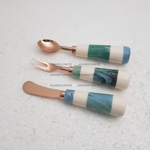 Elegante juego de cucharas de cubiertos de oro real, cubiertos de acero inoxidable de cocina casera clásica con mango de madera de resina para bodas - Product Image 5