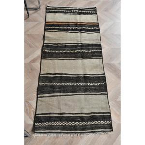 Tapis vintage 2x4,9 pieds, petit tapis turc, tapis en laine noir et marron à motifs de plantes et d'arbres - Product Image 1