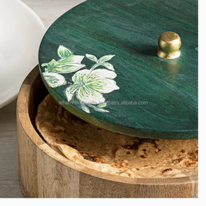 Caja de Chapati y roti redonda de madera hecha a mano con estampado de letras Floral Chapati Box Cazuela para Roti Brown Precio bajo de LUXURY CRAFTS - Product Image 2