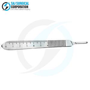 Mango de bisturí ergonómico de uso profesional, agarre de goma, acero alemán para un rendimiento sin fatiga en cirugías largas - Product Image 3