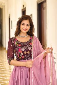 ชุดคลุม anarkali นักออกแบบล่าสุดผ้าจอร์เจียแบบเย็บปักตามลำดับโดยเสื้อผ้าอินเดียและปากีสถาน - Product Image 4