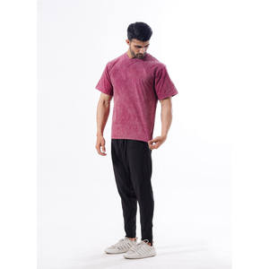 Fabricant de t-shirt graphique personnalisé avec logo imprimé numériquement T-shirt délavé à l'acide T-shirt en coton lourd T-shirt surdimensionné pour hommes - Product Image 6