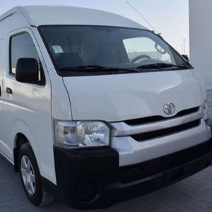 HIA-CE Van 2022 d'occasion, sièges en cuir, transmission automatique, transmission intégrale, régulateur de vitesse adaptatif, pneus R18, caméra 360°, toit ouvrant panoramique, LED - Product Image 1