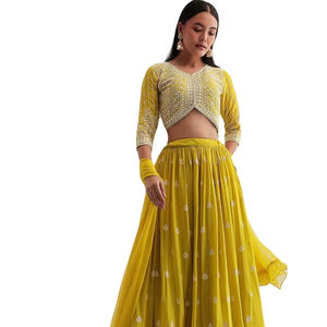 Réinventez l'élégance nuptiale avec cet ensemble nuptiale Lehenga Choli avec broderie traditionnelle Zardosi parfait pour les cérémonies de mariage - Product Image 1