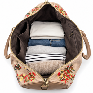 Bolsa de Viaje de Piel Vegana Bordada con Cierre de Cremallera, Color Beige, Ecológica, para Fin de Semana, Gimnasio y Actividades al Aire Libre - Product Image 3