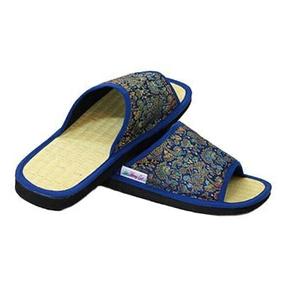 Pantoufles d'intérieur en EVAsole d'hiver unisexes avec fourrure Nouveau design Couleur unie pour couples ou hôtels Produit de gros - Product Image 1