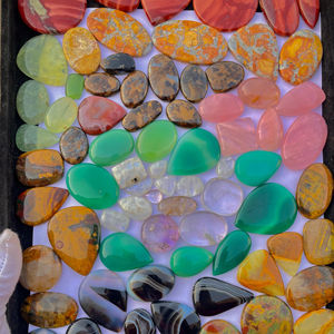 Cabochon naturel multicolore fait à la main de haute qualité pierres précieuses en vrac pour bijoux et artisanat de pierres précieuses Lot de pierres mélangées - Product Image 1