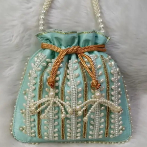 ¡Novedad de 2024! Hermosos bolsos de noche de tela de seda adornados con cuentas de cristal, perlas, piedra para fiesta y boda - Product Image 1