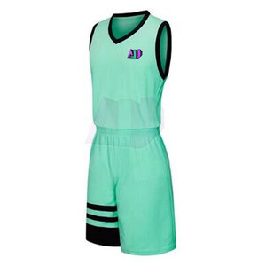 Conjunto de Camiseta y Pantalones Cortos de Baloncesto de Talla Grande, Hechos de Tela de Poliéster de Secado Rápido, Adecuados para Entrenamientos y Partidos Competitivos - Product Image 1