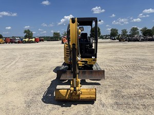 รถขุดขนาดเล็ก Cat 302.7 CR มือสอง ออกแบบมาเพื่อการก่อสร้าง จัดสวน ขุดร่อง และติดตั้งอุปกรณ์ - Product Image 2