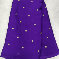 Chinnon Butti Fabric: un textile délicat et léger orné de motifs brodés complexes pour traditionnel et festif