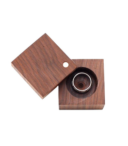 Boîte à bagues en bois personnalisée de vente chaude porte-bague de fiançailles élégant pour proposition étui à bagues en bois fabriqué à la main pour bijoux - Product Image 3
