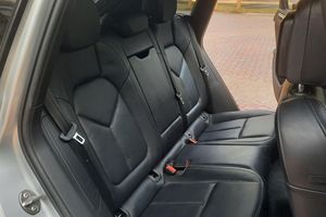 Elegante Porsche Macan Turbo 2015 - Product Image 2