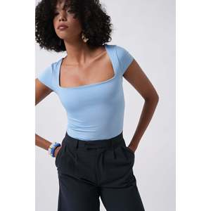 Blusa con Detalle de Ventana y Escote Mini - Bebe Mavi - Bebe Mavi - Product Image 3