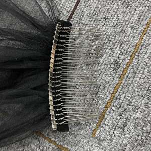 Robe de mariée nuptiale noire voile de dentelle brodé à la main monocouche avec peigne voile de mariée - Product Image 5