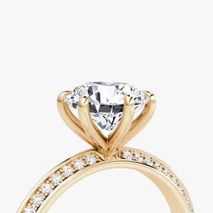 Anillo Solitario Redondo de Lujo con Borde de Cuchilla Refinado, Acabado en Oro Blanco Elegante y Estilo Contemporáneo con un Toque de Lujo - Product Image 3