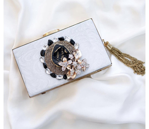 Fabriqué à la main en nacre pochette sac à main femmes Design de luxe unique parfait pour les mariages cocktails en vente - Product Image 2