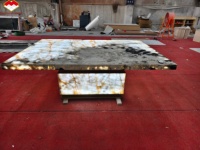 Table à manger personnalisée LUMI Stone Pandora Quartizte avec éclairage LED, table basse de luxe translucide Patagonia pour villa