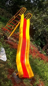 สไลด์สนามเด็กเล่นในสวนสำหรับเด็ก - Product Image 5