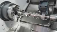 Centre d'usinage CNC robuste, portée de 700 mm, mandrin de 8 pouces, avec tourelle BMT55 LK-200MY